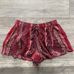 Hollister Red Colorful Drapey Lightweight Shorts Size M